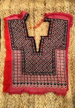 画像1: vintage kutch 刺繍布（MAT-RAV4）