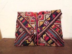 画像1: vintage kutch 刺繍ポーチ　(I-KUT-PO3)