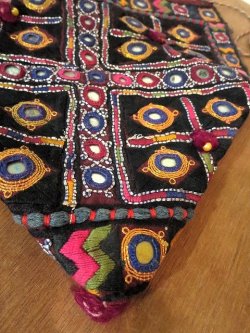 画像8: vintage kutch 刺繍ポーチ　(I-KUT-PO1)