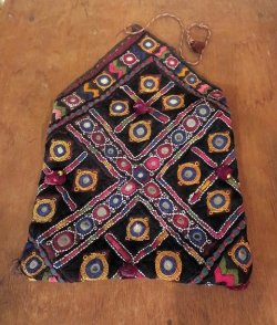 画像9: vintage kutch 刺繍ポーチ　(I-KUT-PO1)
