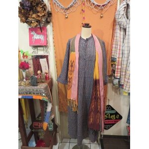 画像: IKAT 手染め　デザイン　コットン　ショール（IKATSL1)