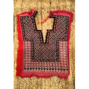 画像: vintage kutch 刺繍布（MAT-RAV4）