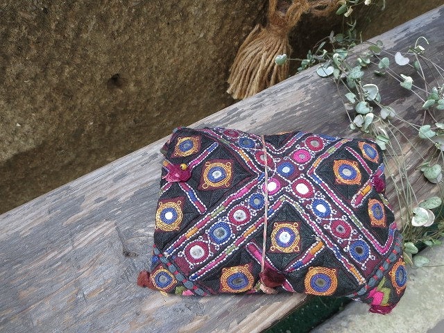 画像5: vintage kutch 刺繍ポーチ　(I-KUT-PO1)