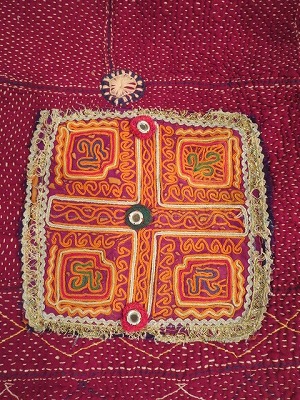 画像1: vintage kutch 刺繍　fabric(IN-KUTC-PATCH)