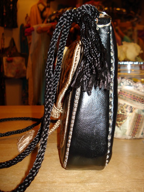 画像: モロッコ　刺繍バッグ（M-BG-2）黒・ベージュ